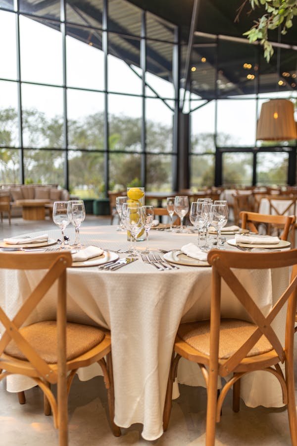 Top 5 chaises restauration pour allier style et confort